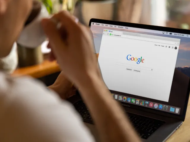 検索結果とSEO記事の成果指標を確認するイメージ