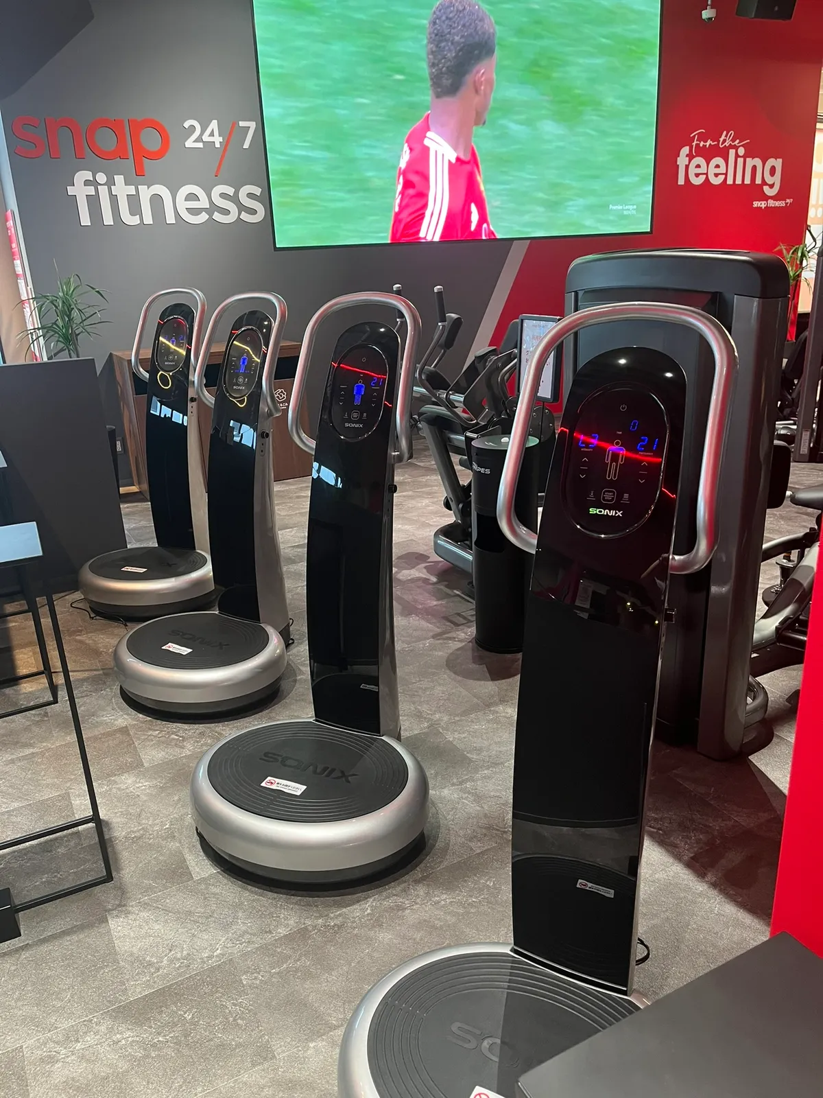 【導入事例】Snap Fitness 八尾南店に音波振動マシン「SONIX」を3台設置!