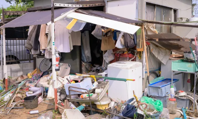家財が残る遺品整理現場の作業前写真