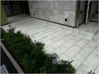 新築住宅のタイル施工
