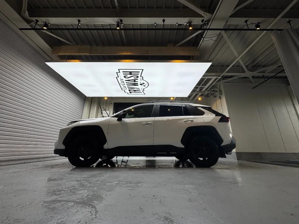 Pure Wash施工後のトヨタ RAV4