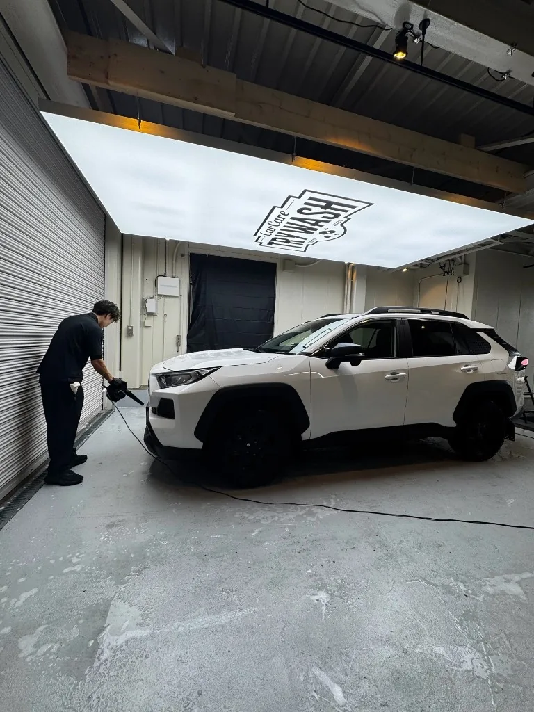 Pure Wash施工後のトヨタ RAV4